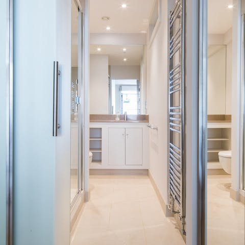 The cavernous en-suite bathroom