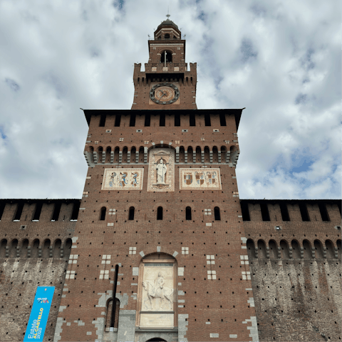 Meander through Milan's charming streets to the sprawling Sforzesco Castle