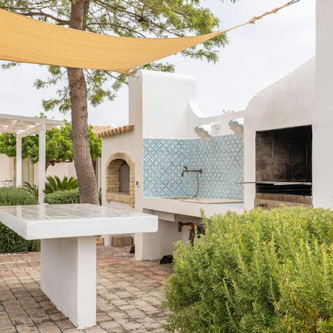 Fire up the pizza oven for Italian-style alfresco dinners