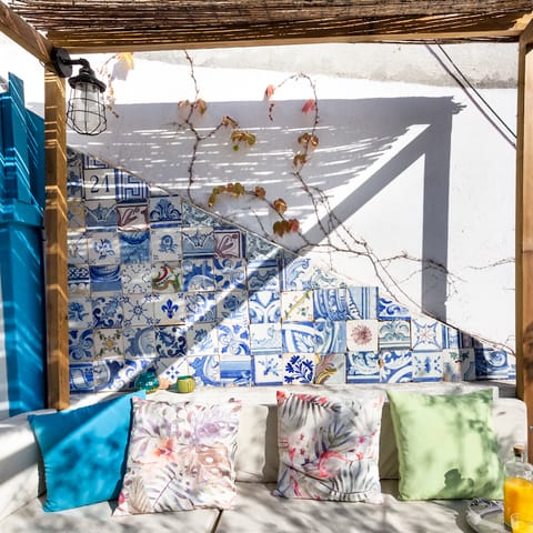 Relax on the beautiful mosaic tiled private roof terrace