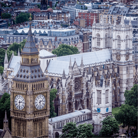 Explore London's biggest attractions – Westminster is a twenty-minute journey by tube