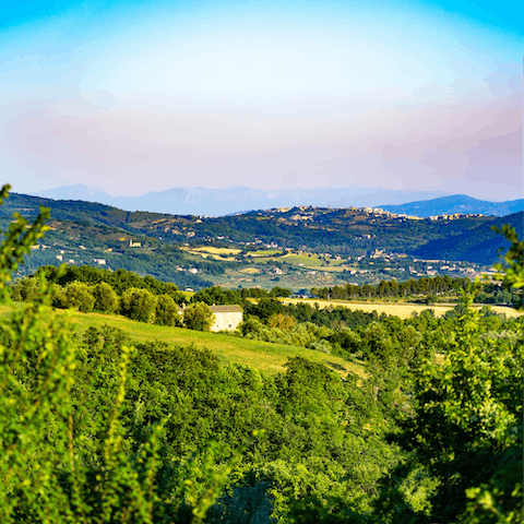 Plant yourself nicely between the delightful regions of Umbria and Tuscany
