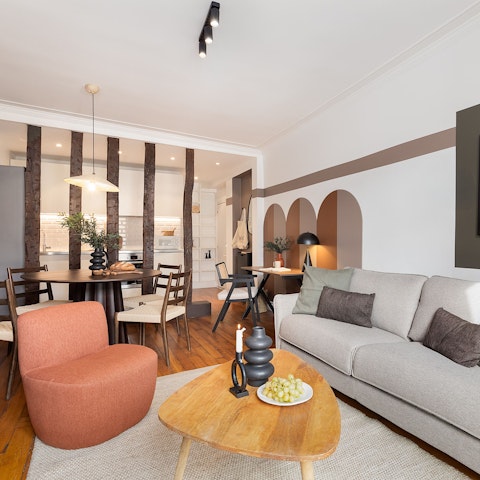 Savour laidback evenings at home or wander to a local restaurant