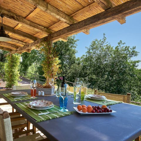 Sit down for a romantic alfresco dinner in the warmth