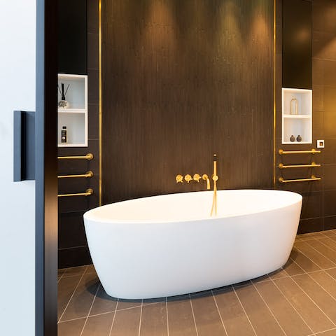 luxurious stand-alone bath