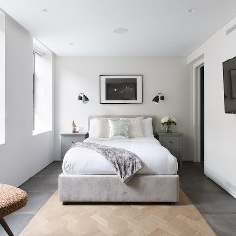minimalist-chic bedrooms