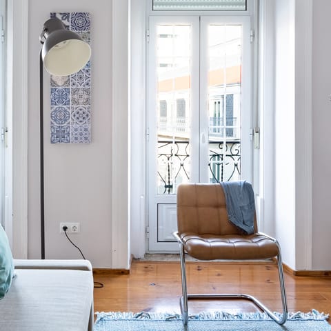 The natural light in the living room