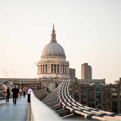 Learn about the incredible history of St Paul's Cathedral, eleven minutes from home