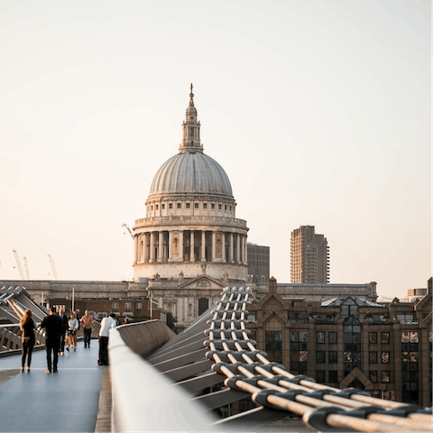Learn about the incredible history of St Paul's Cathedral, eleven minutes from home