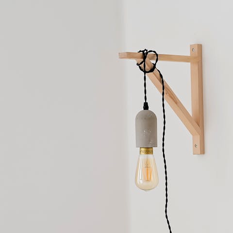 Read in bed thanks to statement lighting