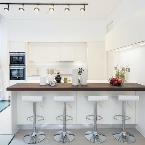 Cook A Meal In The Fantastic Kitchen