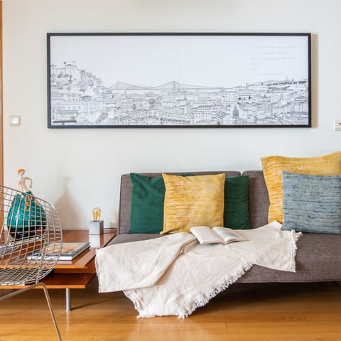 The line drawing of Lisbon