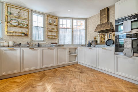 Cook up a delicious Sunday roast in the well-equipped kitchen