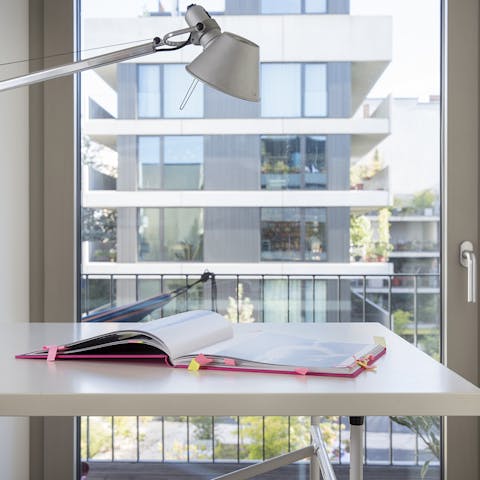 Plenty of dedicated desk space