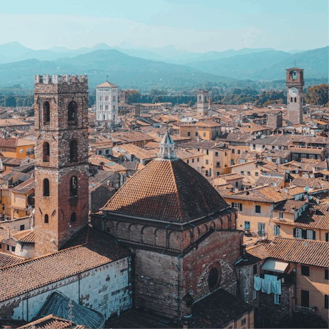 Explore the labyrinthine streets of Lucca's historic walled city