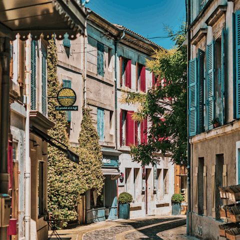 Meander the winding streets of beautiful Saint-Rémy-de-Provence