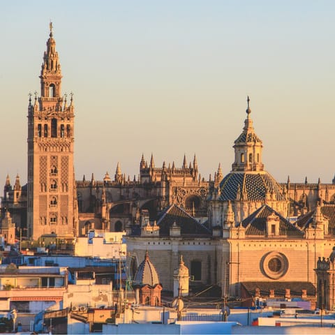 Take some photos of Seville Cathedral, just over 1 kilometre away