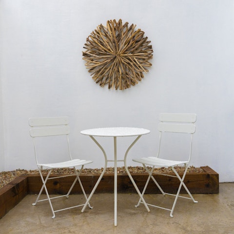 Relax in peace in the private courtyard