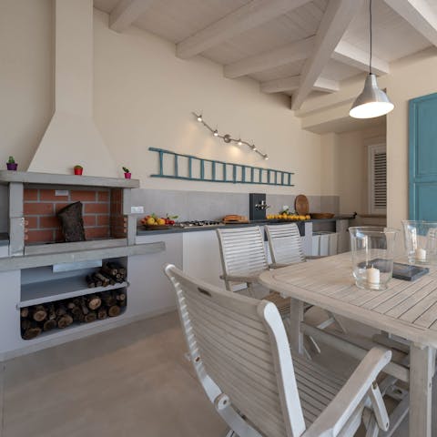 Rustle up a delicious home-cooked meal in the outdoor kitchen