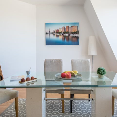 Smart dining space for family meals