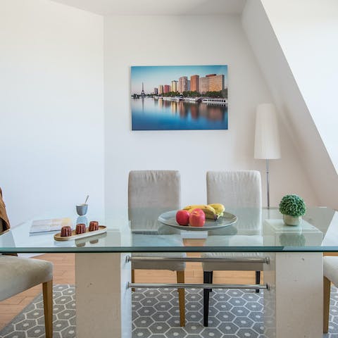 Smart dining space for family meals