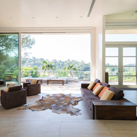 Lounge in style overlooking Los Angeles