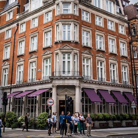 Walk to Chelsea Physic Garden, Battersea Park or King’s Road