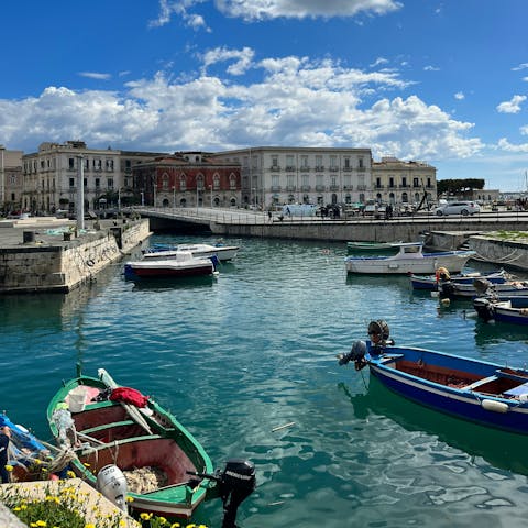 Take a stroll around the Ortigia marina