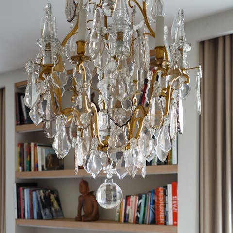 Deluxe chandelier