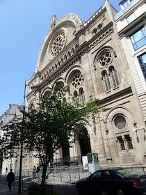 Discover one of main parisian Synagogue