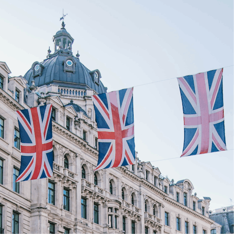 Head into central London for sightseeing and shopping