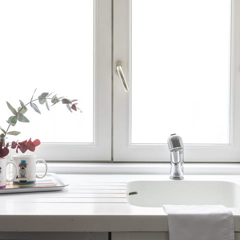 sleek modern kitchen