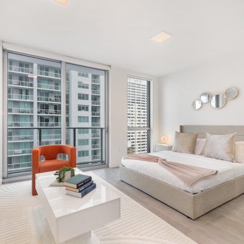 Sleep high above Downtown Miami in a light-filled room