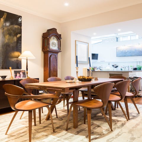 classic-chic style dining space