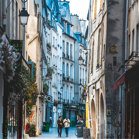Explore the chic restaurants and boutiques of Le Marais district, a few minutes' walk away