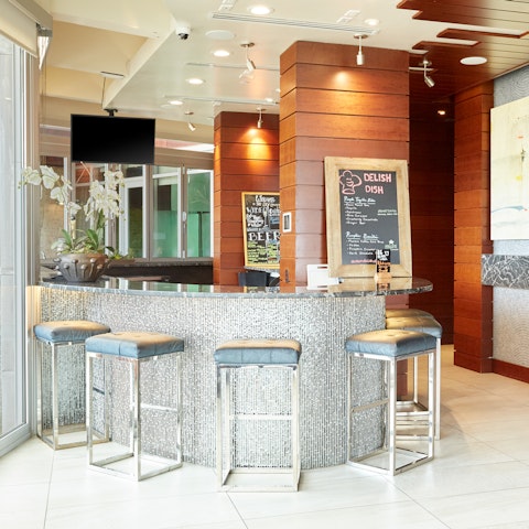 Have a drink at the residents bar