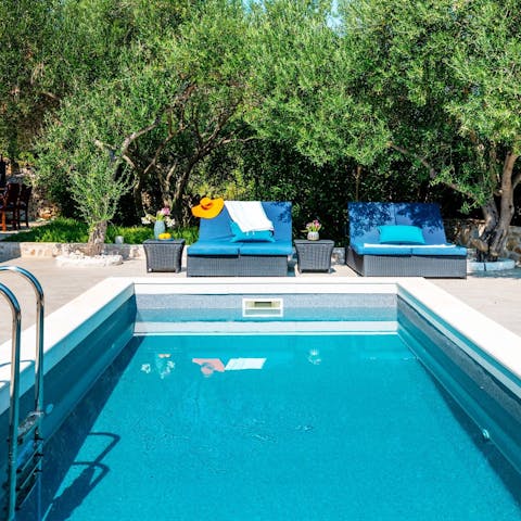 Swim, sunbathe, and take it slow – the recipe for relaxation