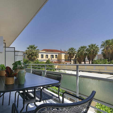 Step out onto the balcony and enjoy your breakfast in the sunshine