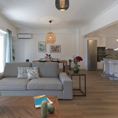 Unwind after sightseeing with a glass of wine in the living area