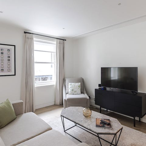 Spend a relaxed evening at home, watching movies on the smart TV
