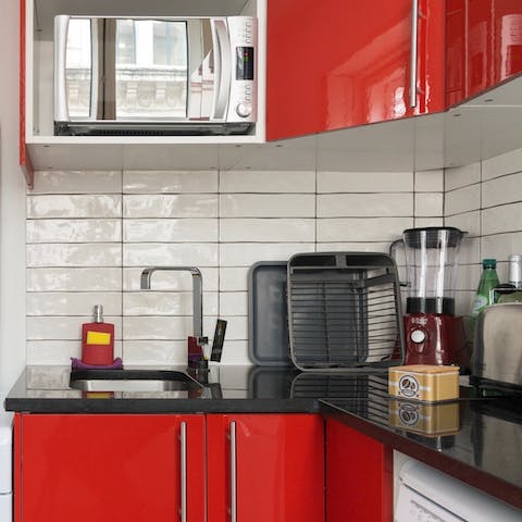 The well-equipped kitchen