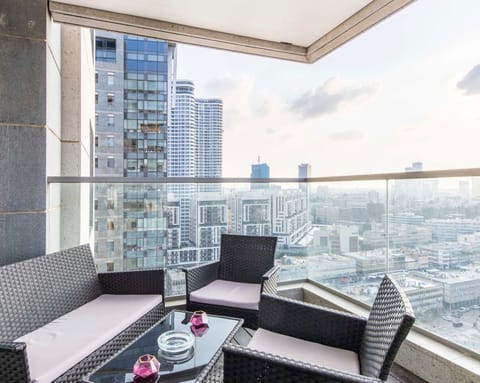 Sweeping views of Tel Aviv