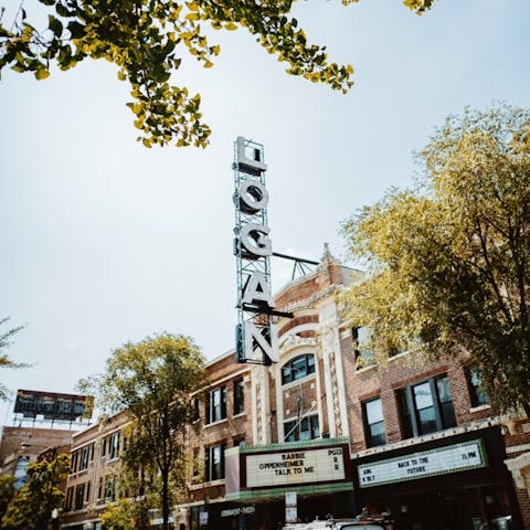 Enjoy easy access to Old Town, Logan Square and more