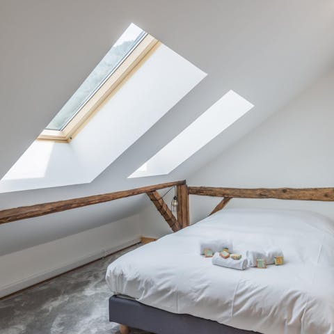 Wake up to the beautiful view of the mountains