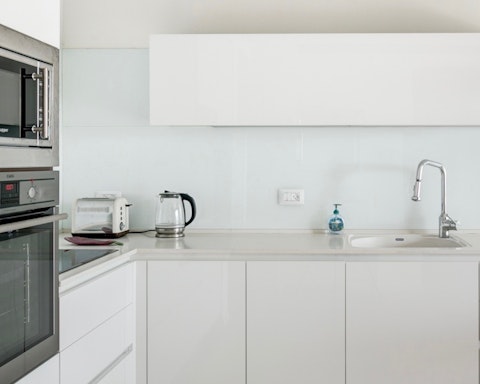 The minimalist kitchen