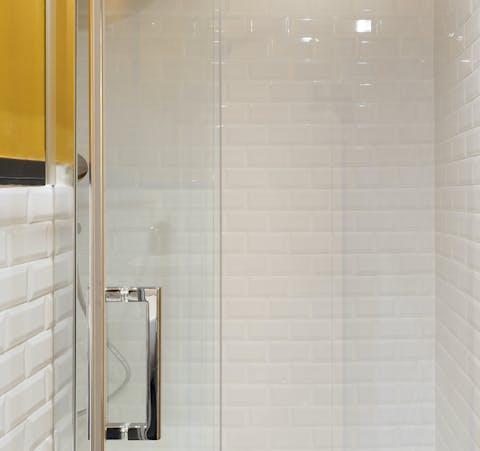 The polished subway tiles