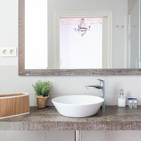 The chic bathroom