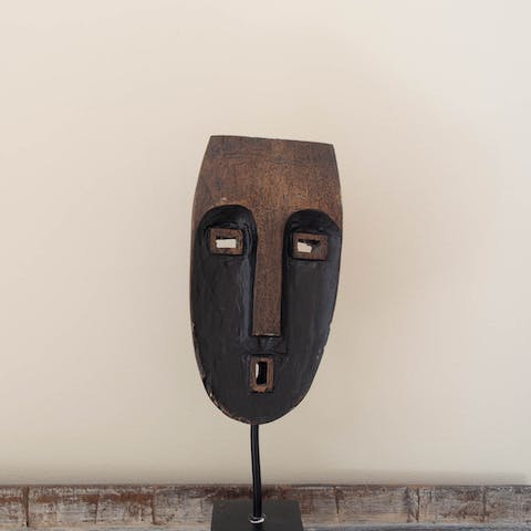 This decorative mask
