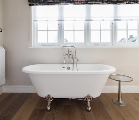 The gorgeous clawfoot bathtub