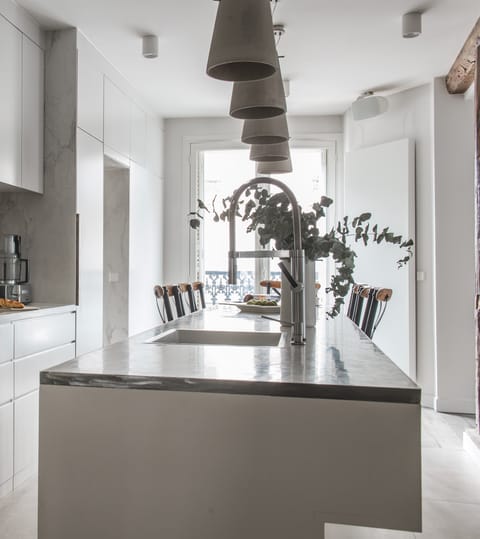 The central kitchen island